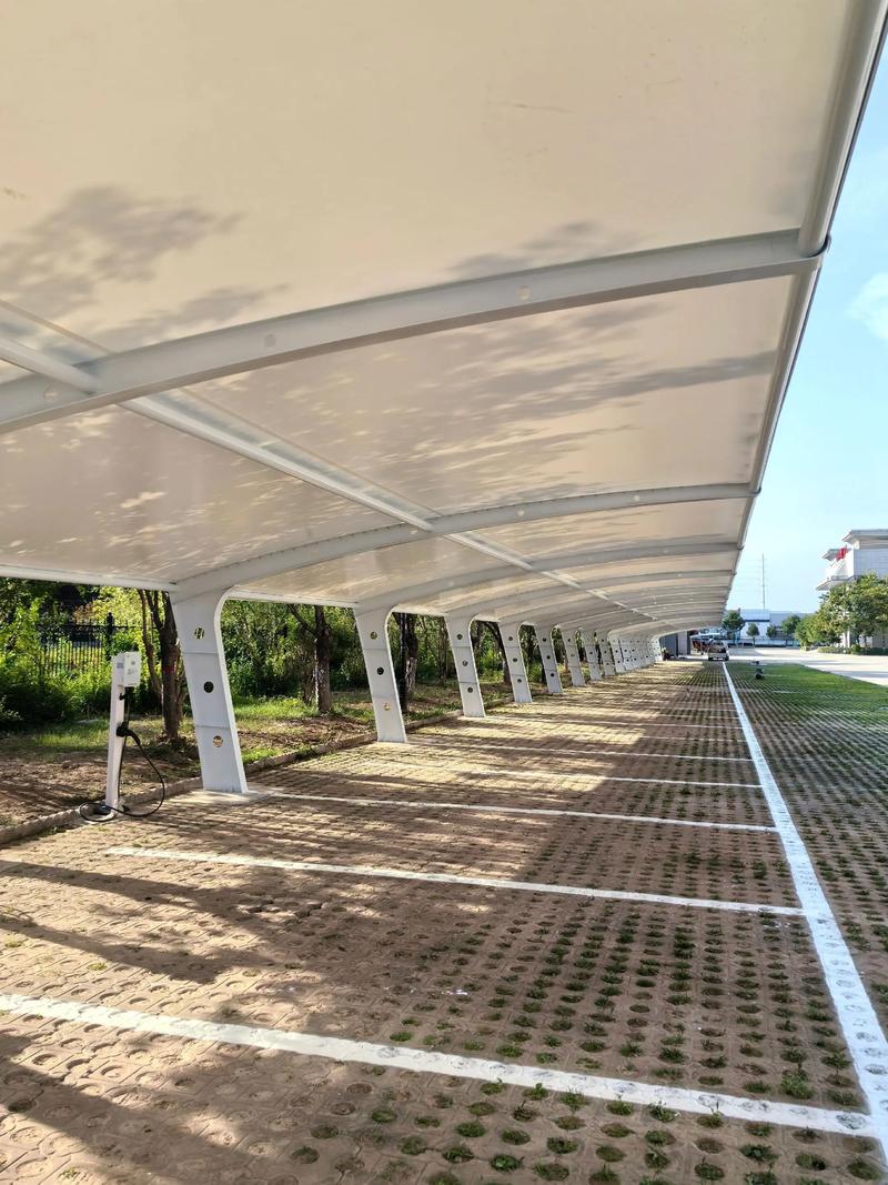 膜结构遮阳棚在现代建筑中的魅力
